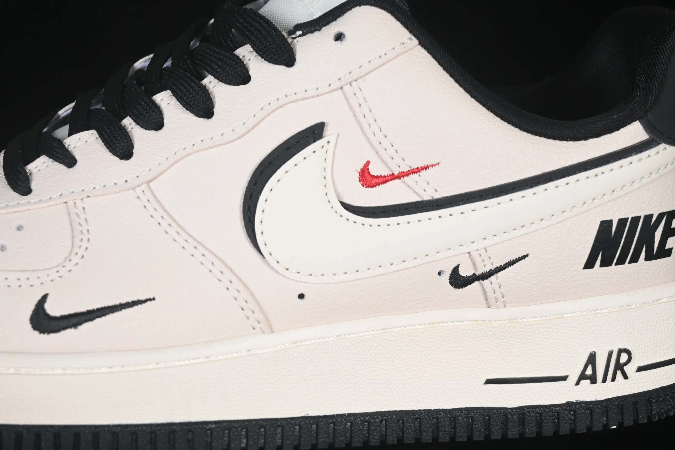 All categories Nk Air Force 1 Air Force series Nk Air Force 1 Low Air Force low-top Nike Air Force 1'07 Low small hook embroidery Air Force 1 low-top casual sneakers DF0188-139